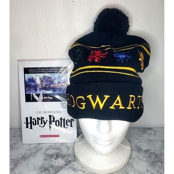 Harry Potter Hogwarts Toboggan/ Winter Knit Hat/Stocking Cap/Beanie & Poster - Picture 1 of 6